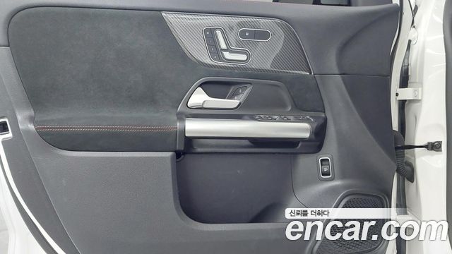 Mercedes-Benz GLA-Class 2023 — photo 15