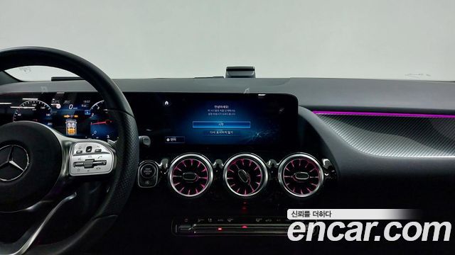 Mercedes-Benz GLA-Class 2023 — photo 16