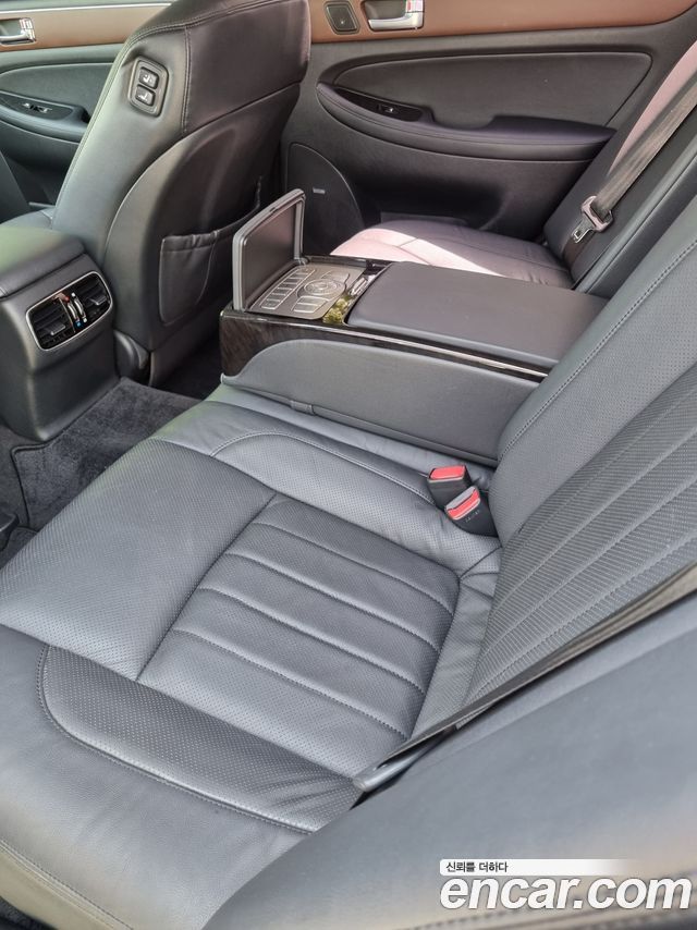 Hyundai Genesis 2012 — photo 10