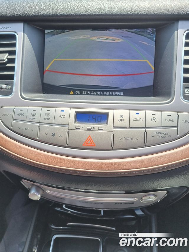 Hyundai Genesis 2012 — photo 18