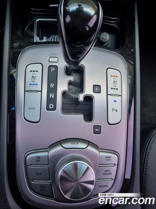 Hyundai Genesis 2012 — photo 20