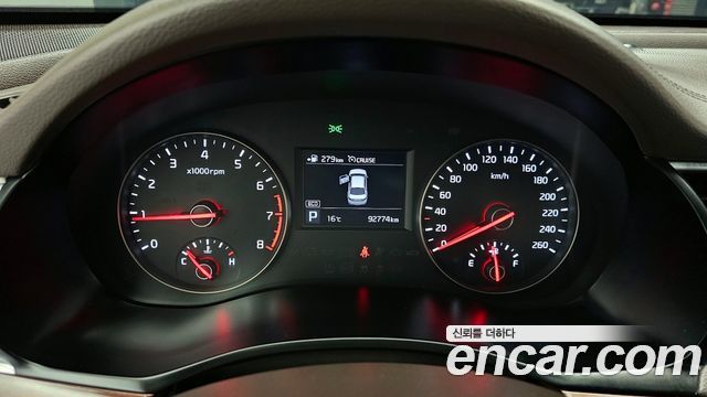 Kia K7 2016 — photo 11