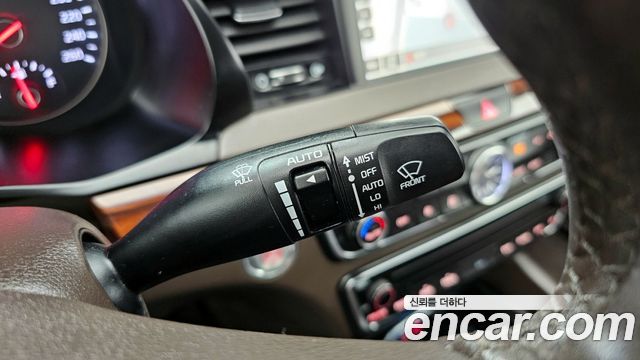 Kia K7 2016 — photo 24