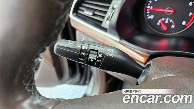 Kia K7 2016 — photo 27