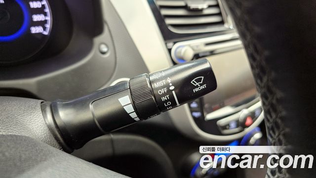 Hyundai Accent 2014 — photo 19