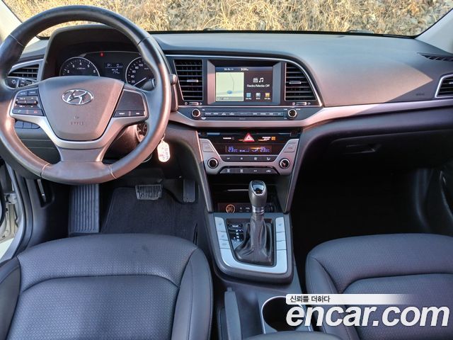Hyundai AVANTE 2016 — photo 7