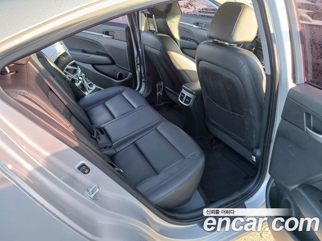 Hyundai AVANTE 2016 — photo 13