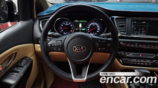 Kia Canival 2019 — photo 13