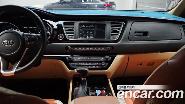 Kia Canival 2019 — photo 17