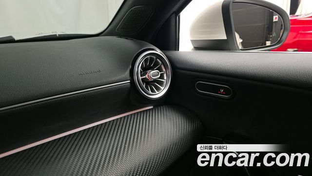 Mercedes-Benz A-Class 2020 — photo 19