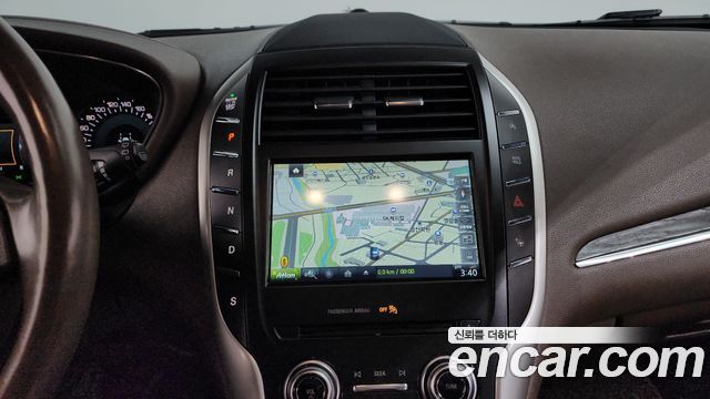 Lincoln MKC 2018 — photo 12