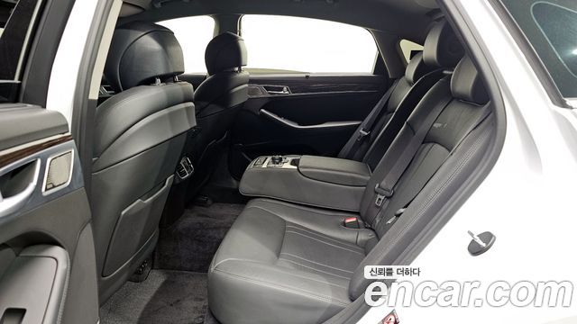 Genesis G80 2017 — photo 17