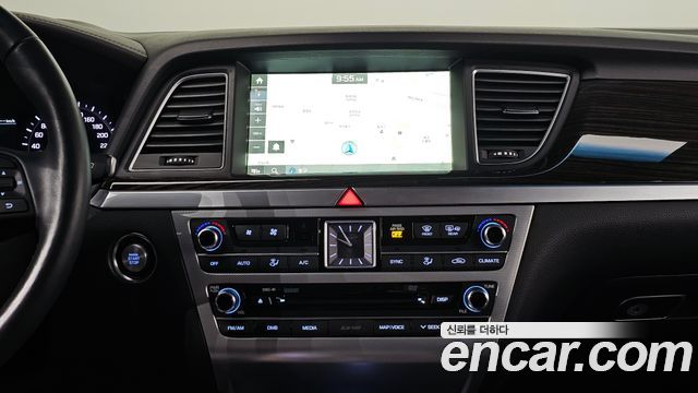 Genesis G80 2017 — photo 20
