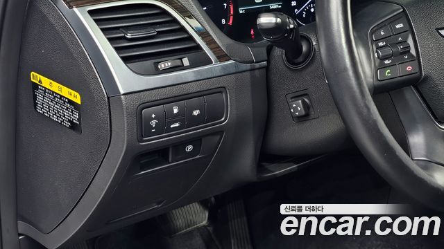 Genesis G80 2017 — photo 22