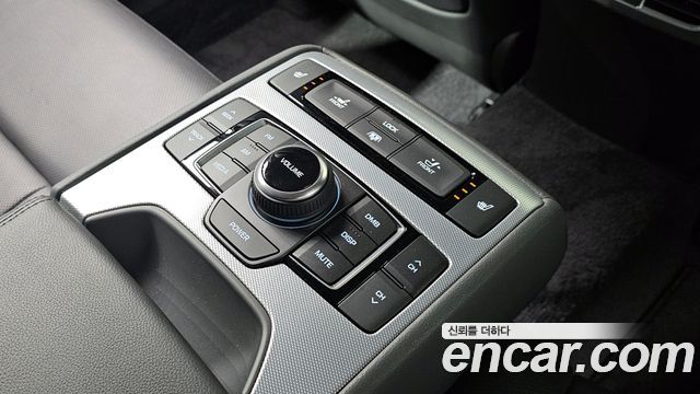 Genesis G80 2017 — photo 23