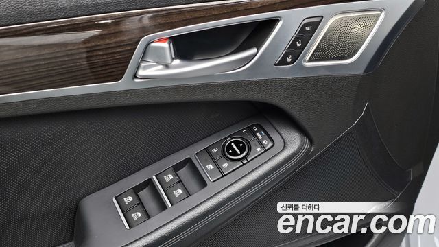 Genesis G80 2017 — photo 29
