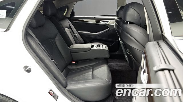Genesis G80 2017 — photo 31