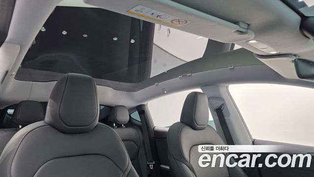 Tesla Model Y 2025 — photo 19