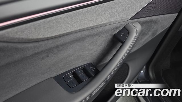 Tesla Model Y 2025 — photo 20