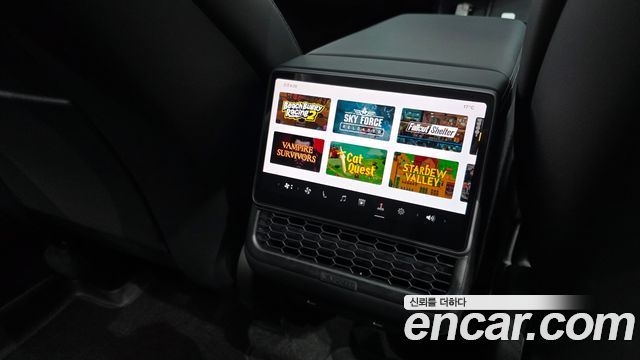 Tesla Model Y 2025 — photo 25