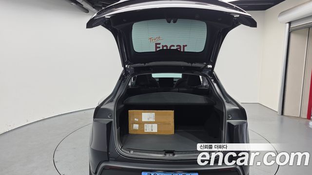 Tesla Model Y 2025 — photo 26