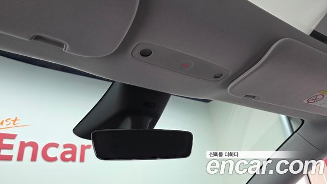 Tesla Model Y 2025 — photo 33