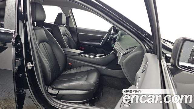 Hyundai Sonata 2023 — photo 17