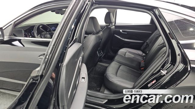 Hyundai Sonata 2023 — photo 19