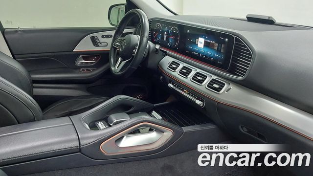 Mercedes-Benz GLE-Class 2020 — photo 9