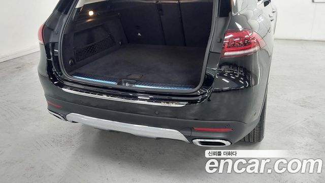 Mercedes-Benz GLE-Class 2020 — photo 11