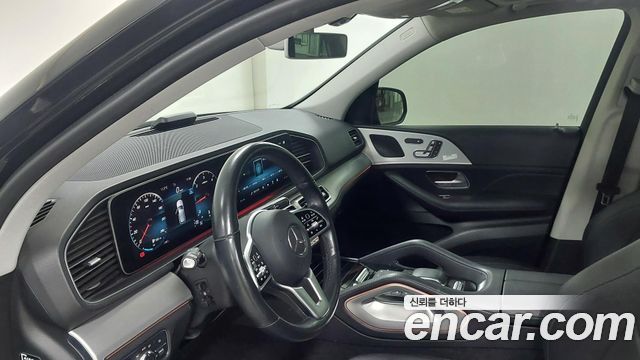 Mercedes-Benz GLE-Class 2020 — photo 13