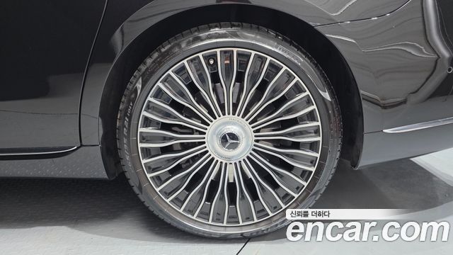 Mercedes-Benz S-Class 2023 — photo 7