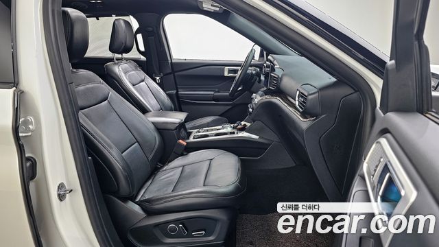 Ford Explorer 2020 — photo 11
