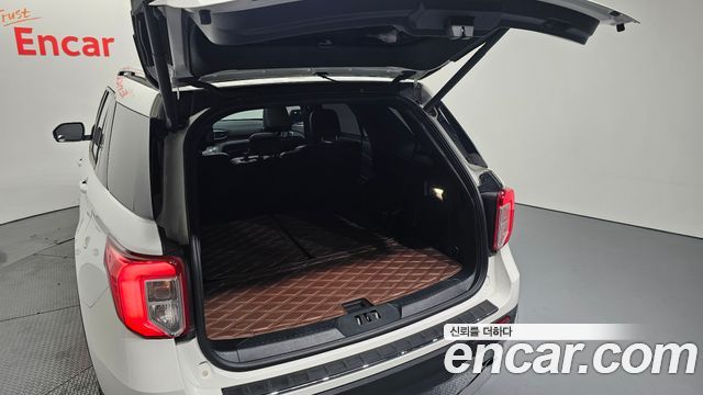 Ford Explorer 2020 — photo 20