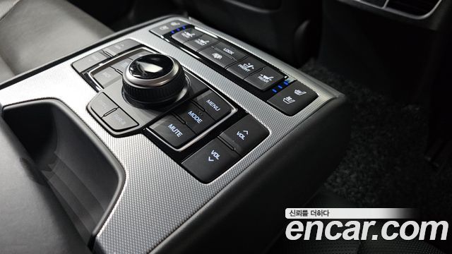 Genesis G80 2018 — photo 18