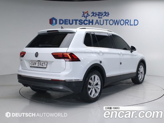 Volkswagen Tiguan 2018 — photo 2
