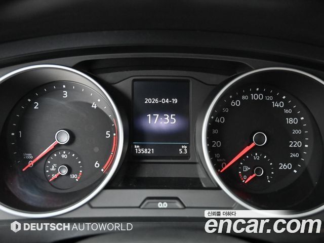 Volkswagen Tiguan 2018 — photo 8