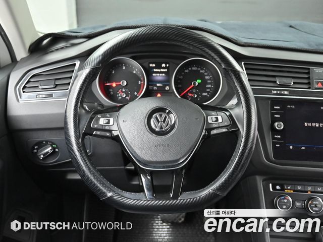 Volkswagen Tiguan 2018 — photo 13