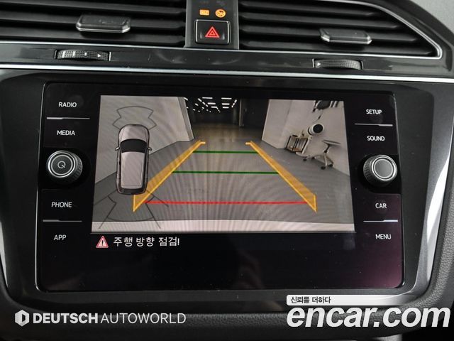 Volkswagen Tiguan 2018 — photo 15