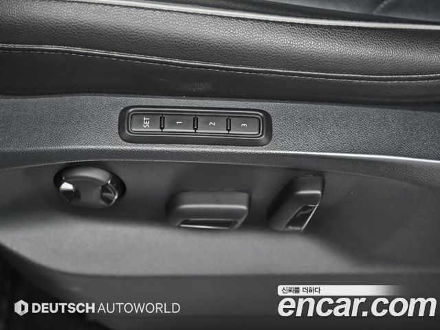 Volkswagen Tiguan 2018 — photo 18