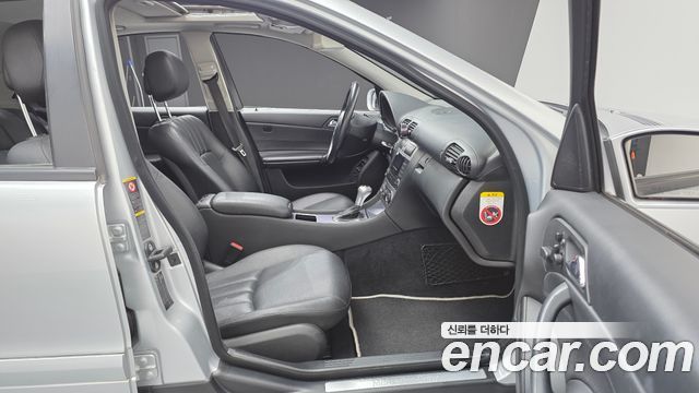 Mercedes-Benz C-Class 2007 — photo 11