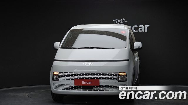 Hyundai Staria 2025 — photo 3