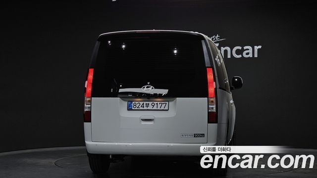 Hyundai Staria 2025 — photo 4