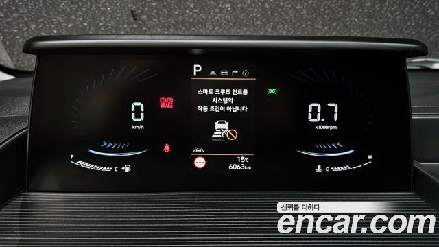 Hyundai Staria 2025 — photo 8