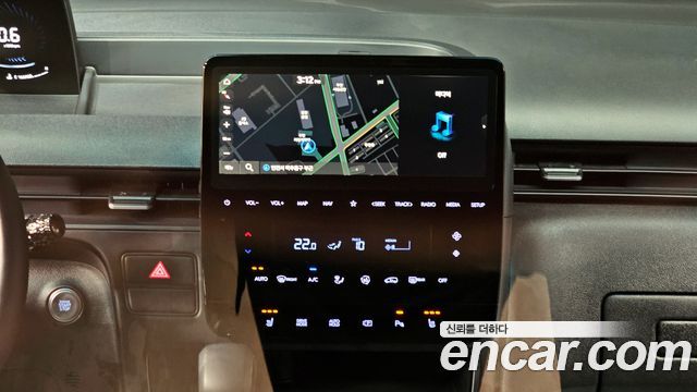 Hyundai Staria 2025 — photo 14