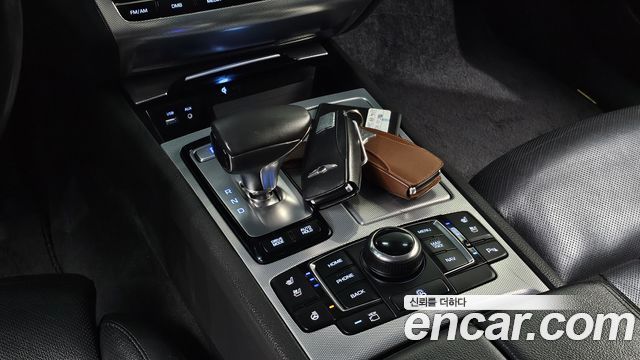 Genesis G80 2017 — photo 12