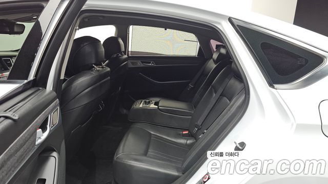 Genesis G80 2017 — photo 18