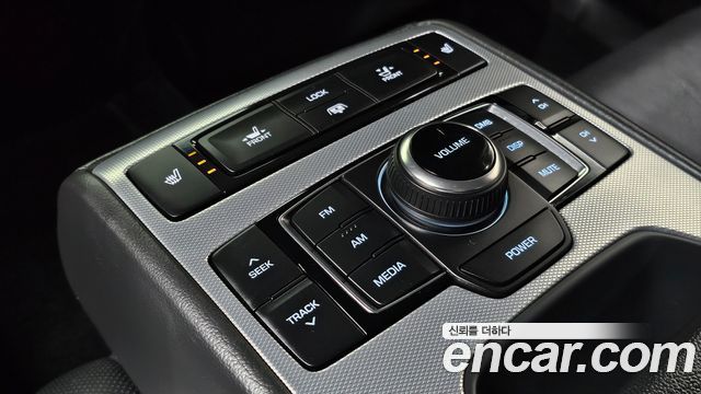Genesis G80 2017 — photo 24