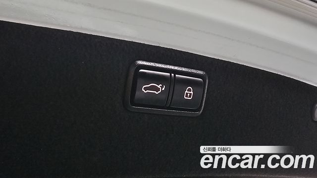 Genesis G80 2017 — photo 26