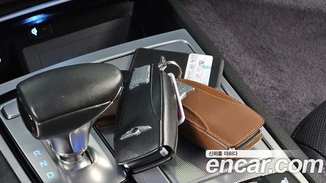 Genesis G80 2017 — photo 30